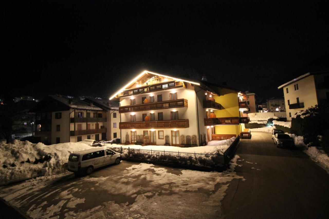Park Residence Imperator Carisolo Exteriör bild