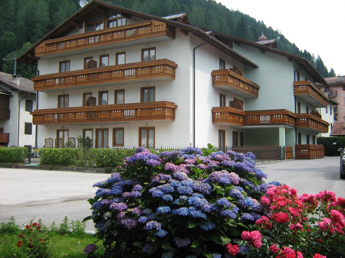 Park Residence Imperator Carisolo Exteriör bild